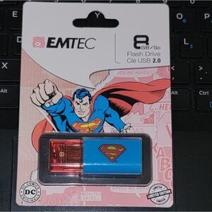 Emtec Superman DC Comics USB Flash Drive 8 GB Limited Edition 2.0